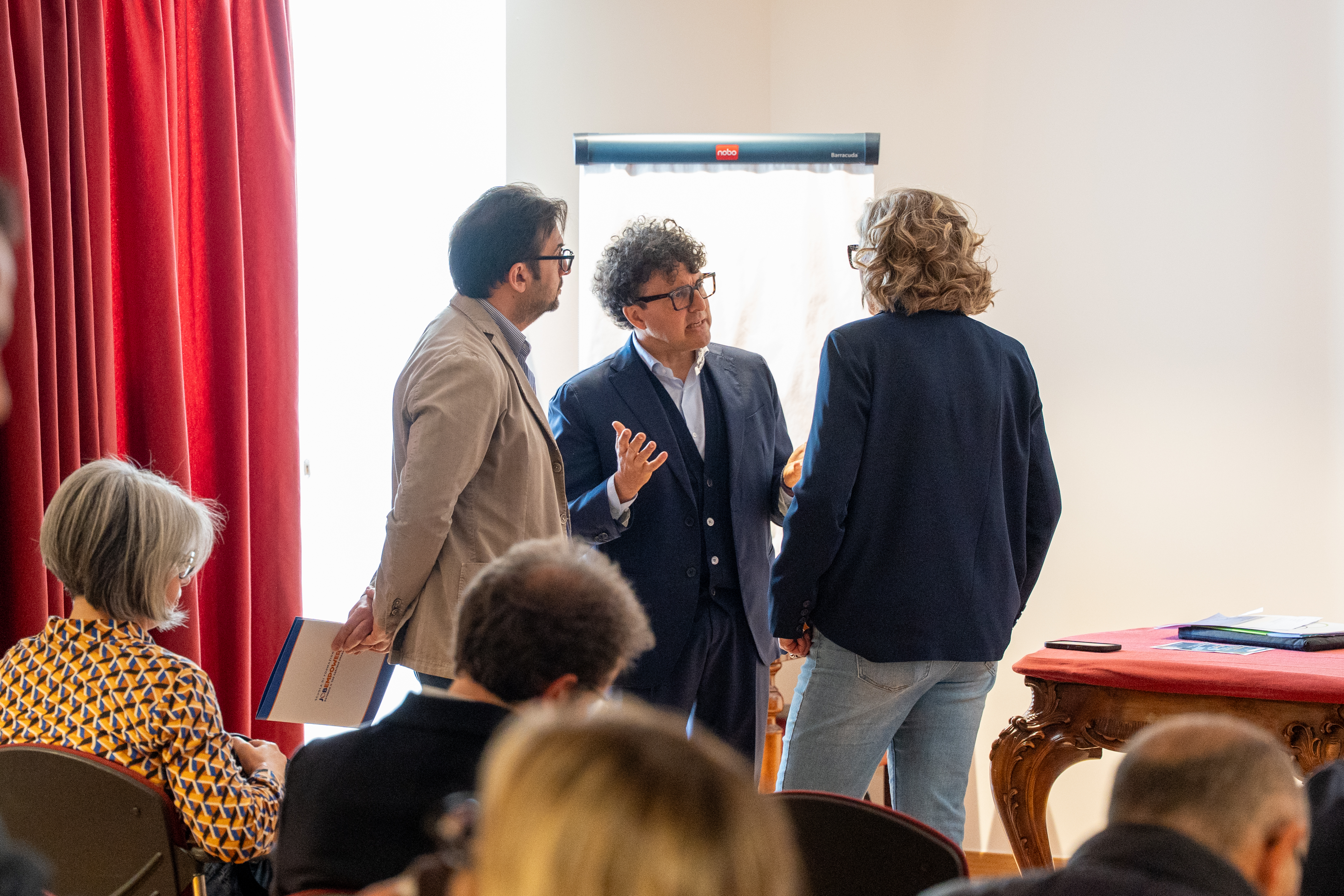 Partecipanti in ascolto durante i lavori